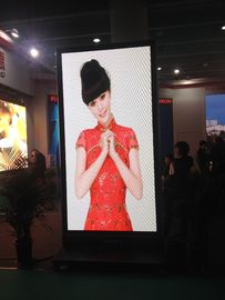 China 3mm LED Werbungs-Anschlagtafeln RGB 3 auf 1 LED-Werbungs-Schirm für Media Player fournisseur