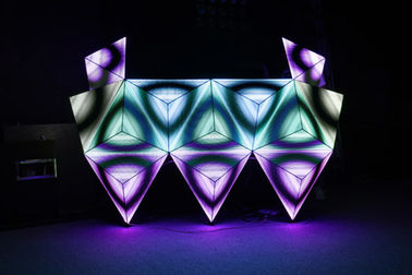 Arbeiten Sie DJ-Schreibtisch 3D örtlich festgelegte LED-Innenanzeige kreative Neigung 6.15mm um fournisseur